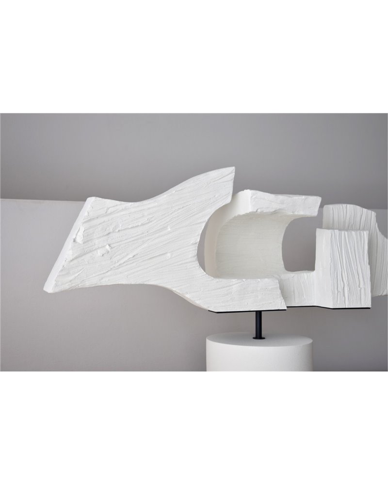 ESCULTURA HORMIGÓN. CERÁMICA BLANCO