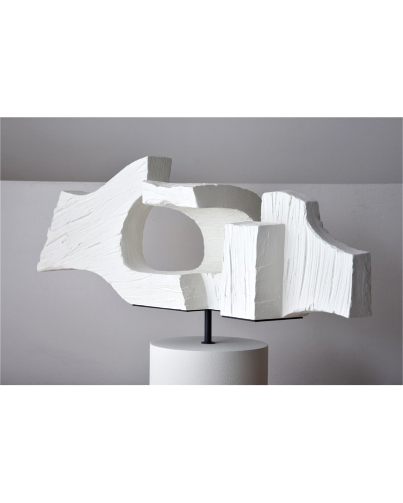 ESCULTURA HORMIGÓN. CERÁMICA BLANCO