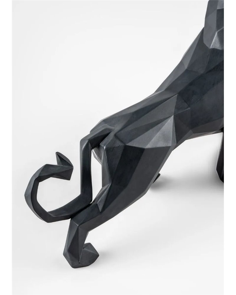 Escultura León. Negro mate