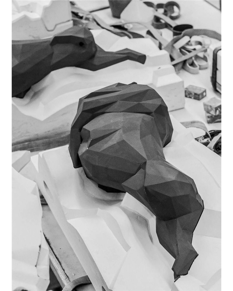 Escultura León. Negro mate