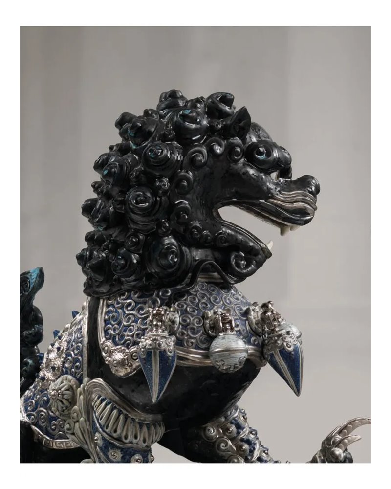 Escultura Leona guardián. Negro. Serie limitada