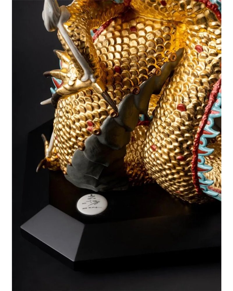 Escultura Dragón protector. Oro. Edición especial. Serie Limitada
