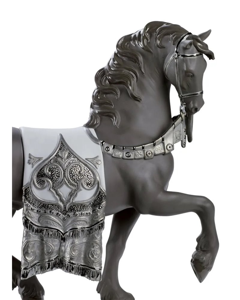 Escultura Caballo cortesano. Lustre plata