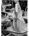 Escultura Desnudo con mantón. Metalizado